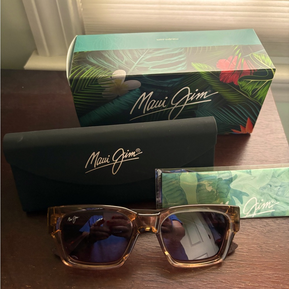 Maui Jim Kenui Shiny Trans Light Tan/Pink with Rose Lenses